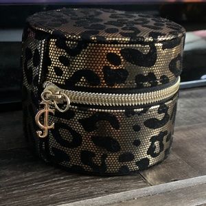 Juicy Couture Small Animal Print Zip Holder